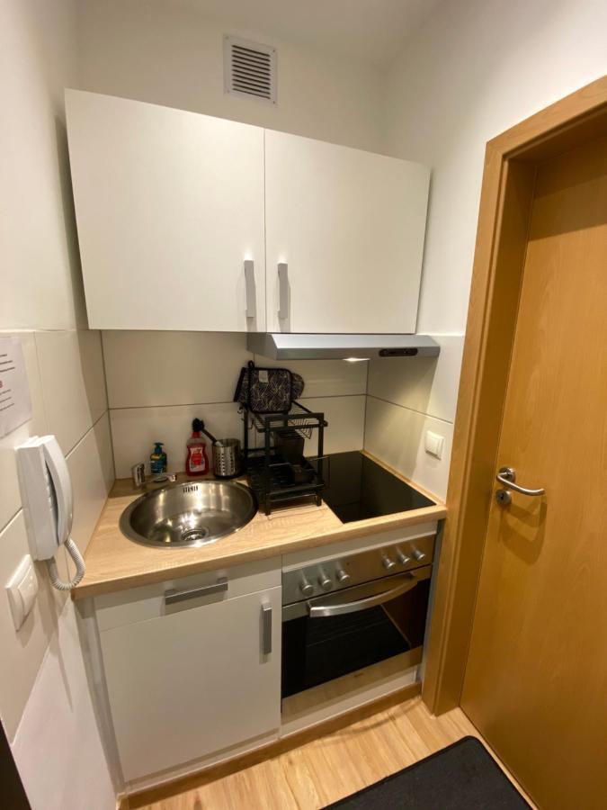 Koblenz - Eigenes Bad,Kueche - Wifi - Parkplatz - 2 Og Appartement Buitenkant foto